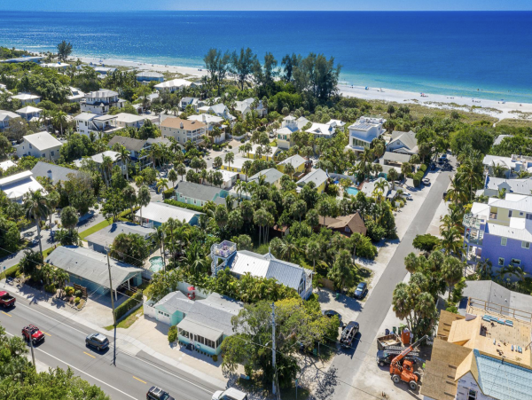 Steps to Beach Anna Maria Island Vacation Home Sleeps 8